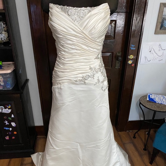 Impression Bridal Style 2985 Size 10 NWT - Picture 1 of 11